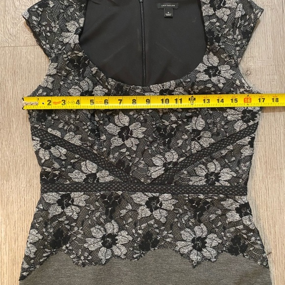 Ann Taylor Gray Black Floral Lace Cap Sleeve Dress With Detailed Waist Size 4 - Picture 4 of 8